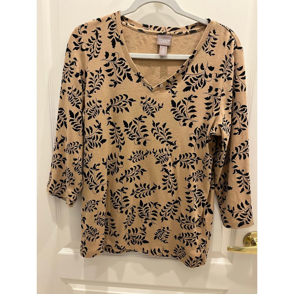 Chicos Tan Brown Fern Print 3/4 Sleeve Henley Button V-neck Top Cotton Size 2